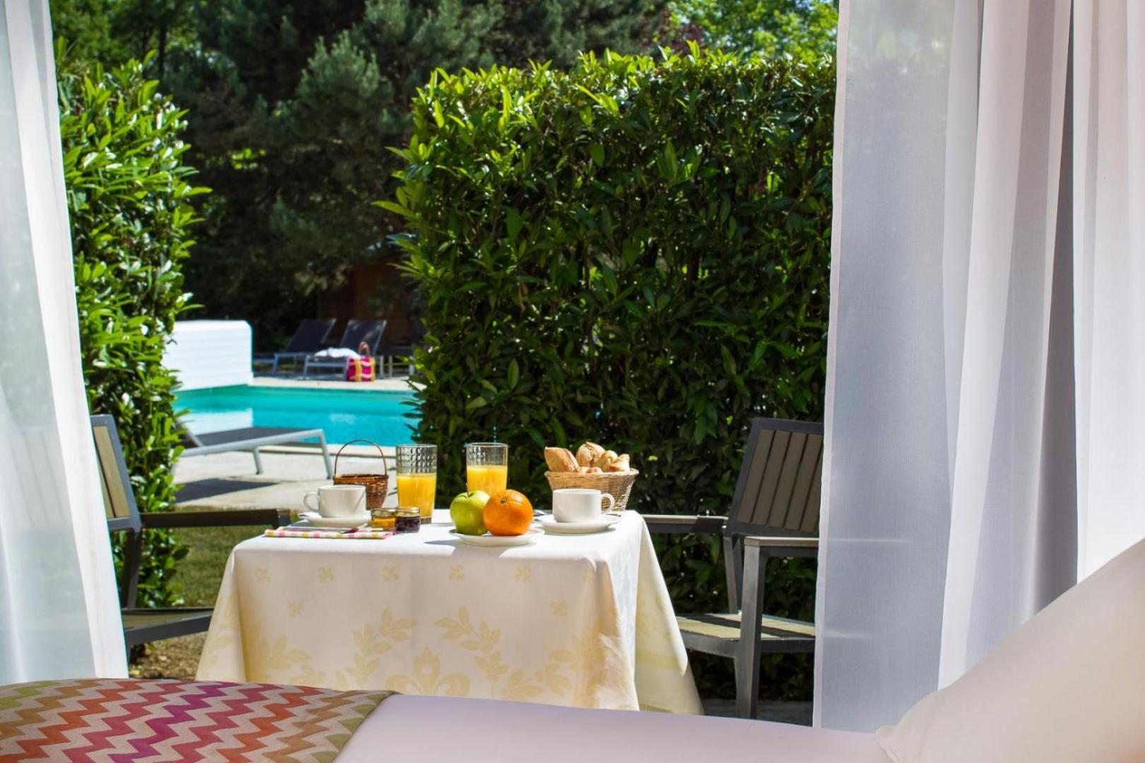 Le Dracy Hotel Et Spa Exterior photo