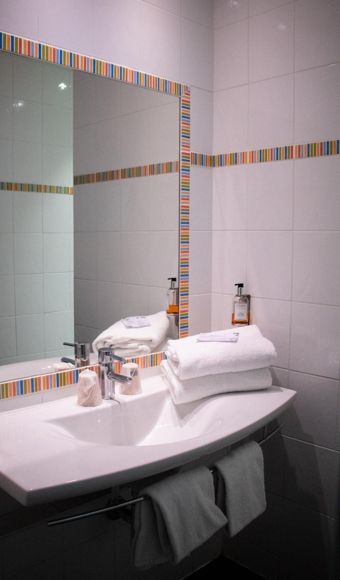 Le Dracy Hotel Et Spa Exterior photo