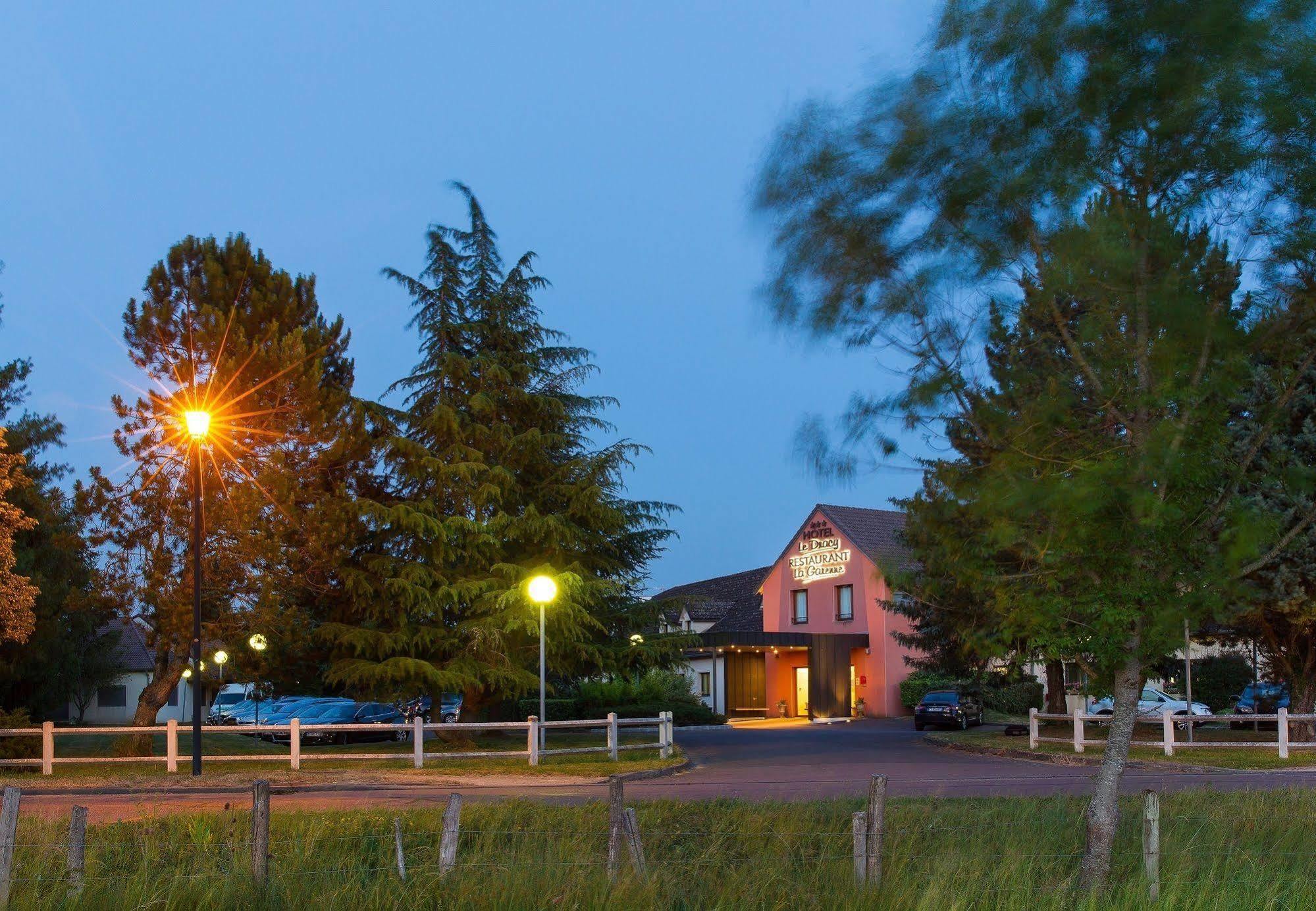 Le Dracy Hotel Et Spa Exterior photo